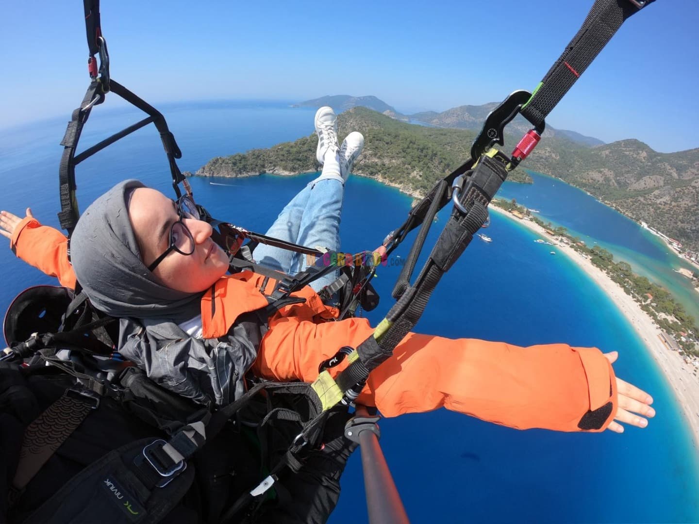 Kadın Pilot Eşliğinde Yamaç Paraşütü - Fotoğraf 1